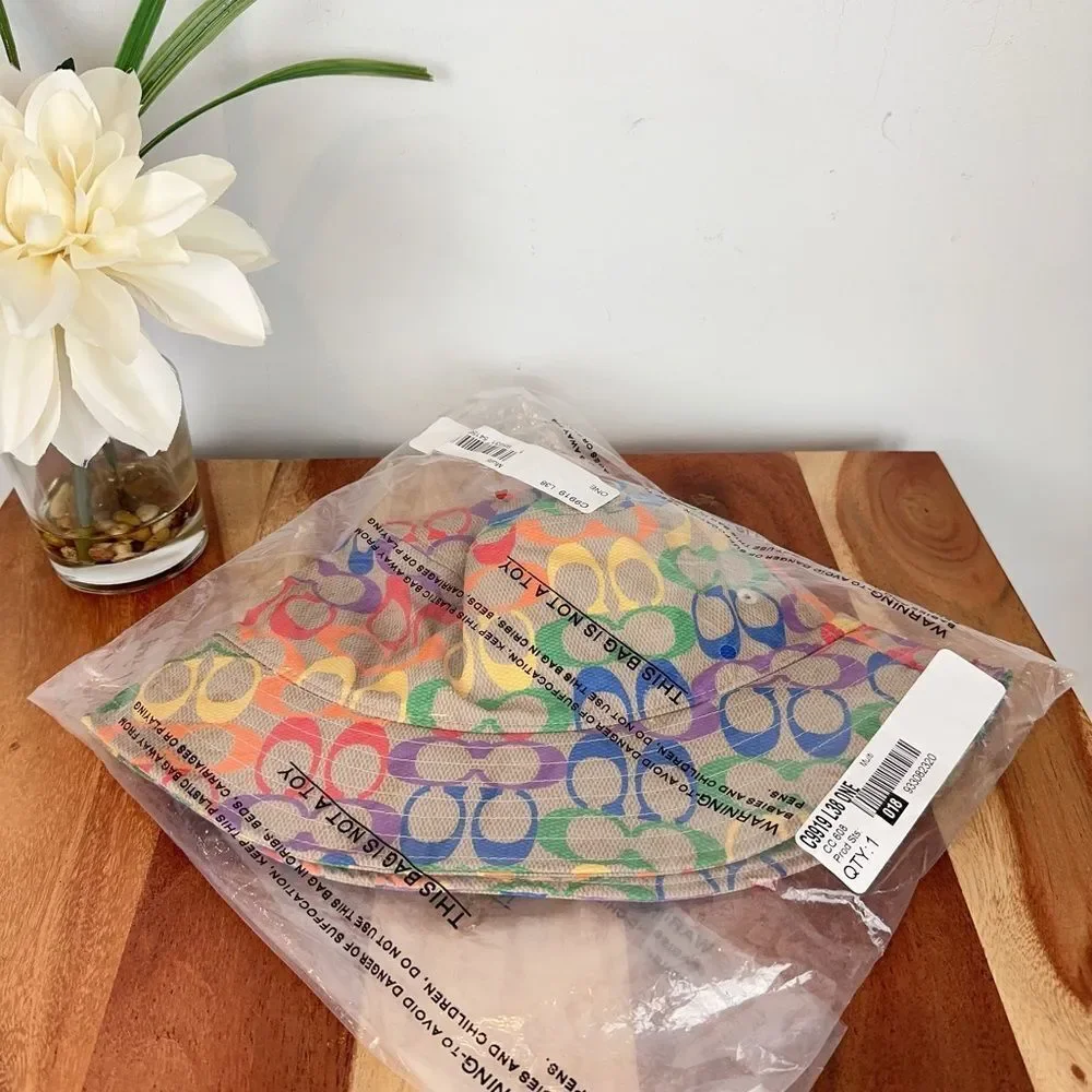 NWT Coach Rainbow Signature‎ Bucket Hat - Picture 6 of 6